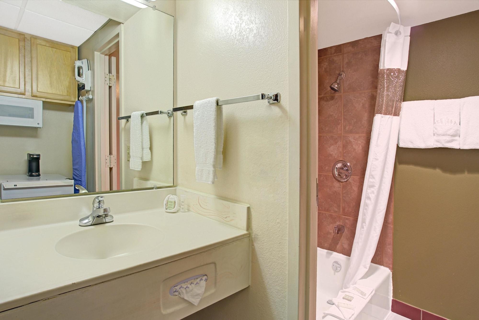 Super 8 By Wyndham Wheat Ridge/Denver West Екстериор снимка