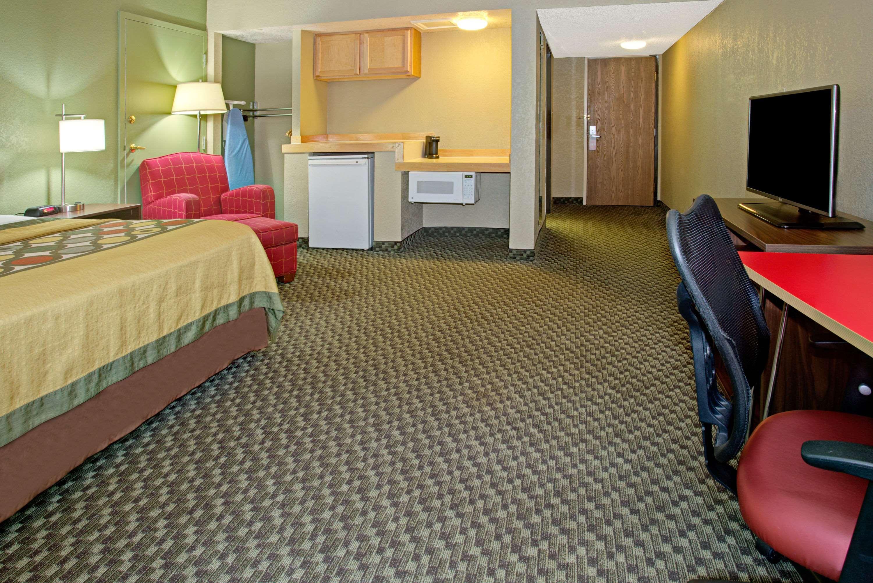 Super 8 By Wyndham Wheat Ridge/Denver West Екстериор снимка